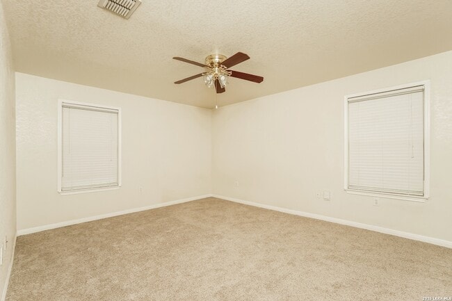 Building Photo - 5915 Iris Isle