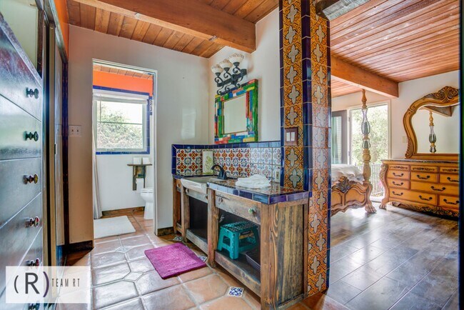 Building Photo - An Oasis of Calm In the Center of Riverside, CA