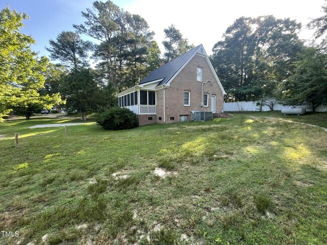 Building Photo - 1237 Martin Pond Rd