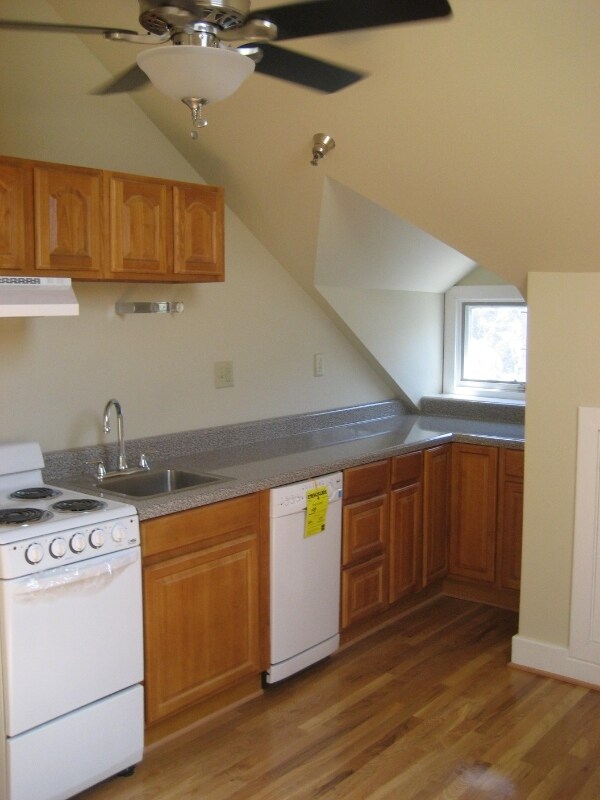 Building Photo - 331 22nd Ave N