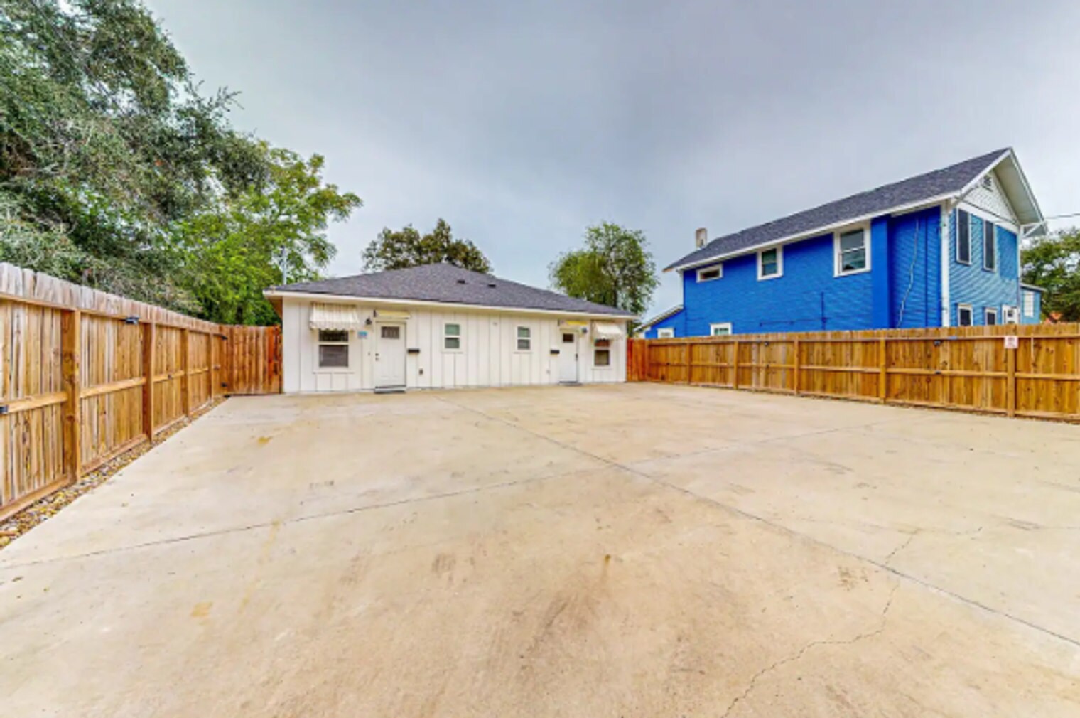 Building Photo - 702 5th St