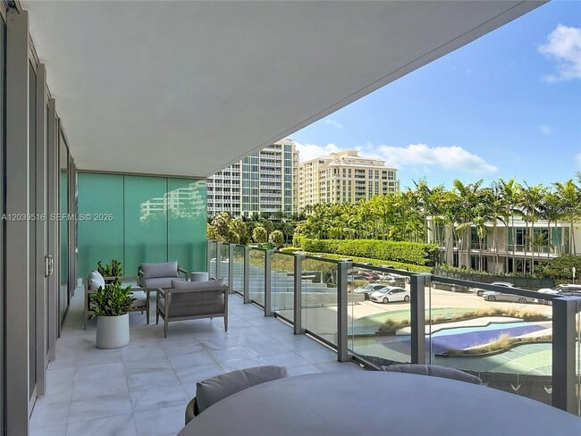 Building Photo - 350 Ocean Dr