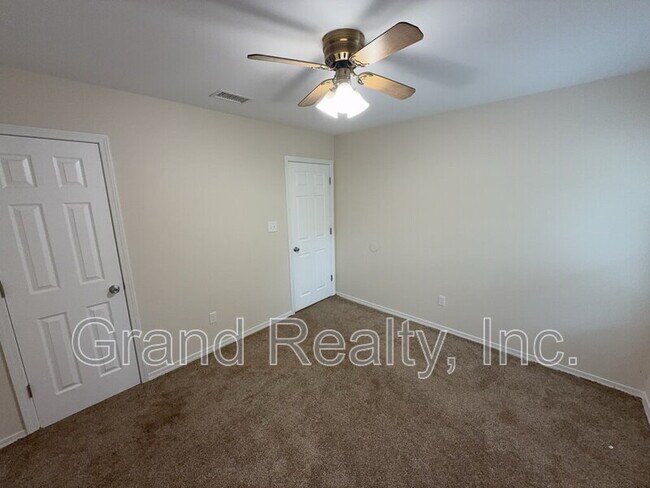 Building Photo - 4429 Amberwood Cir