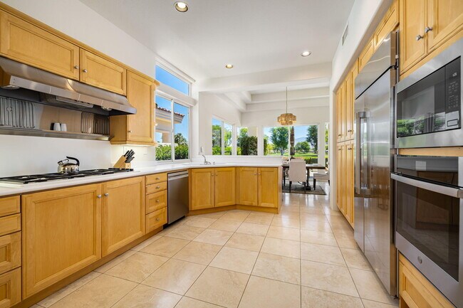 Building Photo - 79695 Mandarina