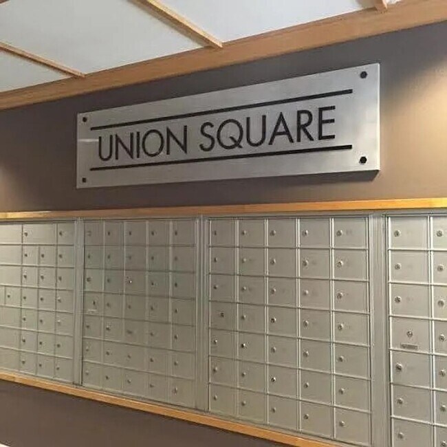 Building Photo - Downtown San Diego Urban Oasis – Available Now!