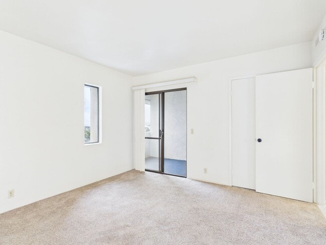 Building Photo - 1 bedroom Ocean Forest condo for rent