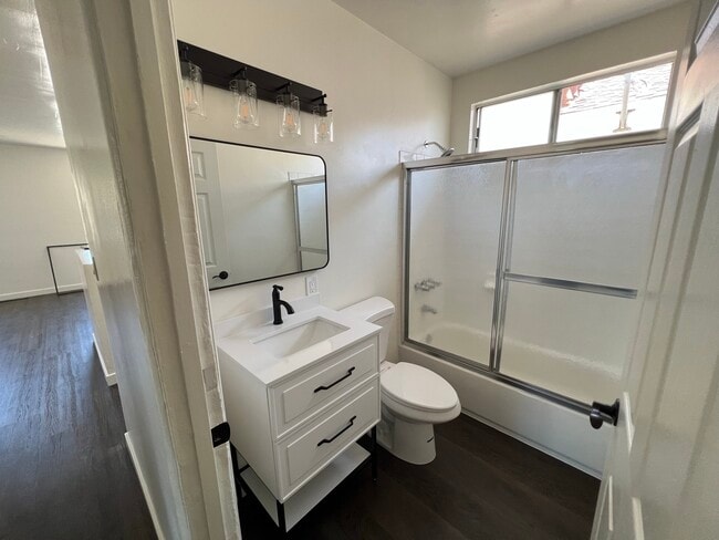 Building Photo - 1415 Seward St