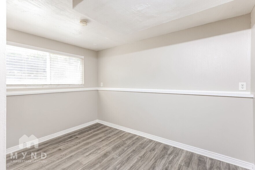 Building Photo - 2919 Sesame Cir