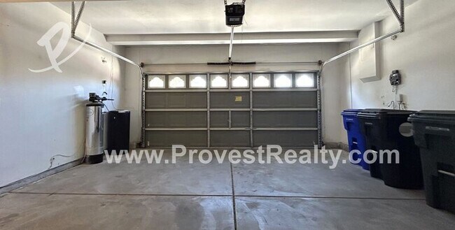 Building Photo - 13981 Horseshoe Way