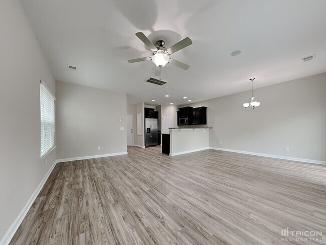 Building Photo - 364 Eastfair Dr