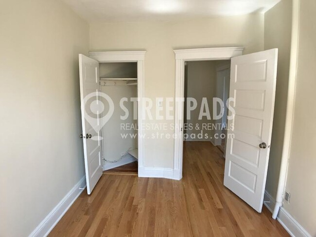Building Photo - 3 bedroom in Boston MA 02135
