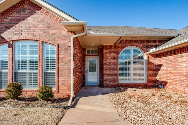 Building Photo - Five bedroom home in Edmond's Sheffield Glen