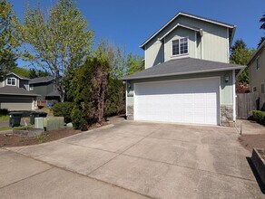 Building Photo - Beautiful 3-Bedroom, 2.5-Bath Home In River Road Area of Eugene!