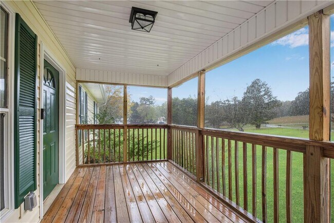 Building Photo - 700 Tilley Rd