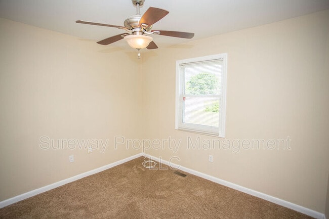 Building Photo - 16 Lerner Ct