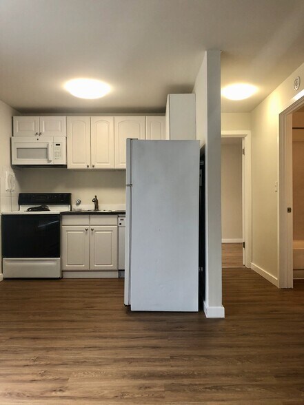 Building Photo - 3604 NE 73rd Pl