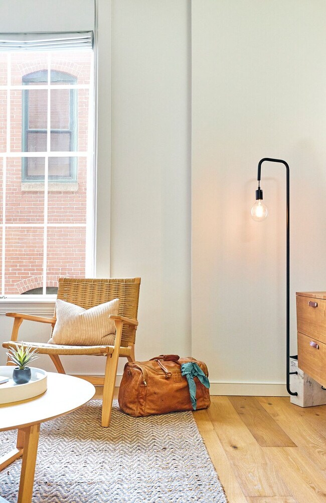 Building Photo - 121 Middle St