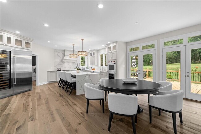 Building Photo - Your New Home Awaits