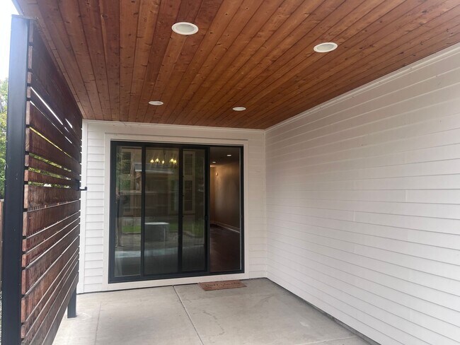Building Photo - 6967 N Oatman Ave