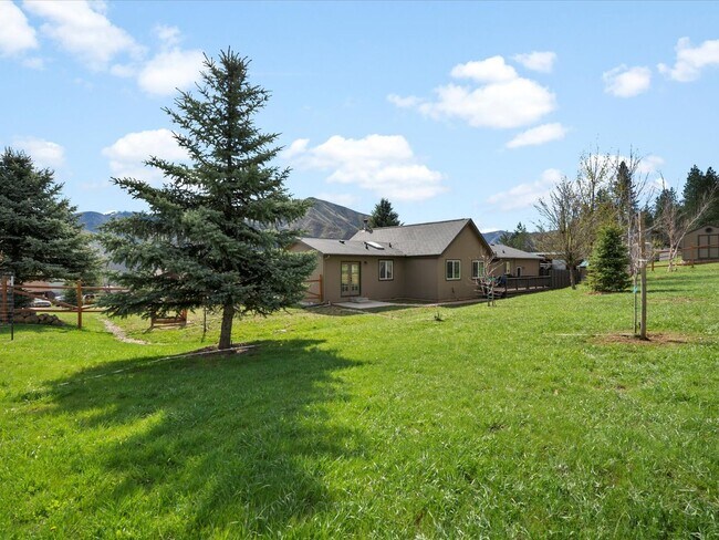 Building Photo - Spacious Single-Level Home in Wilderness Ranch