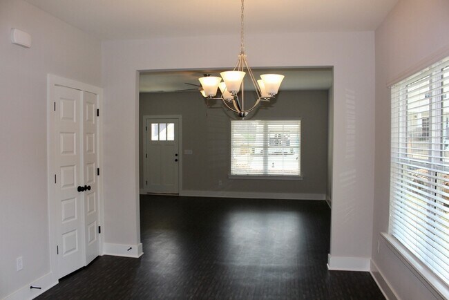 Building Photo - Chestnut Floorplan- leasefairin.com