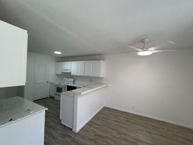 Building Photo - Spacious Renovated 3 bedroom/2 bath townhome in Paradise Hills! Move in Ready! $3,095