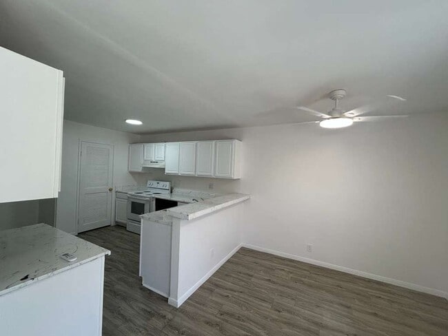 Building Photo - Spacious Renovated 3 bedroom/2 bath townhome in Paradise Hills! Move in Ready! $3,195