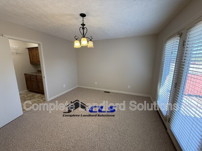Building Photo - 1752 E Morgan Dr