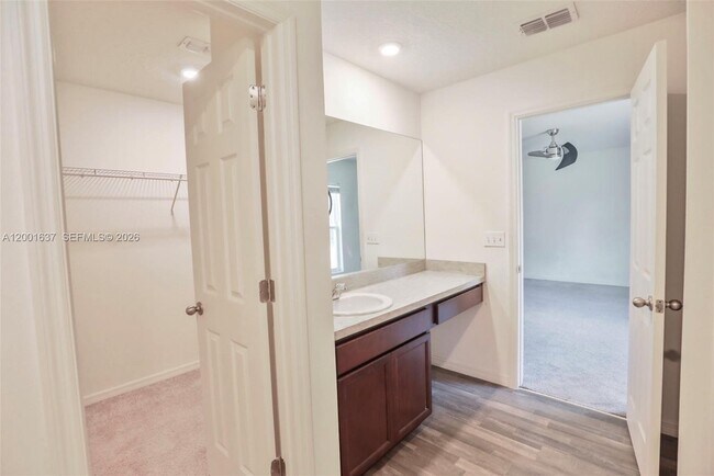 Building Photo - 2352 SE Surrey Pl