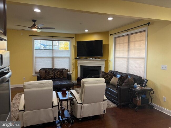 Building Photo - 105 Elton Farm Cir