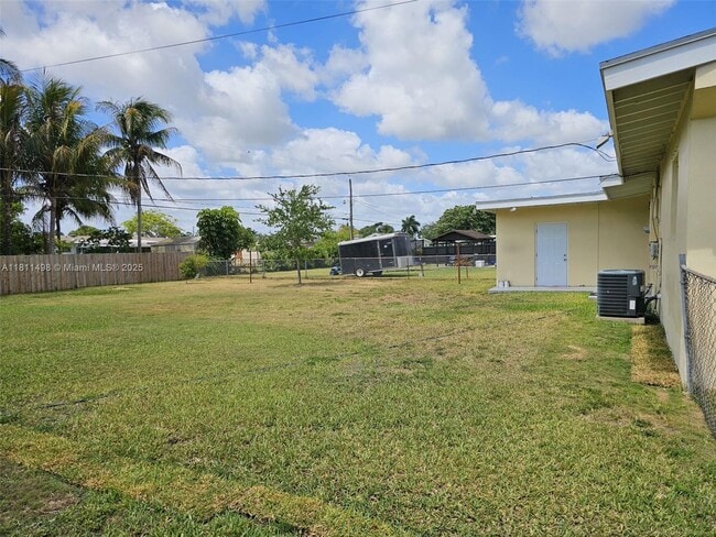 Building Photo - 1430 NW 10th St