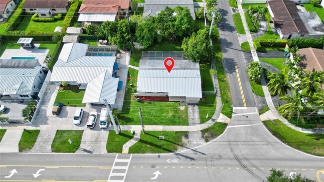 Primary Photo - 8942 SW 16th St