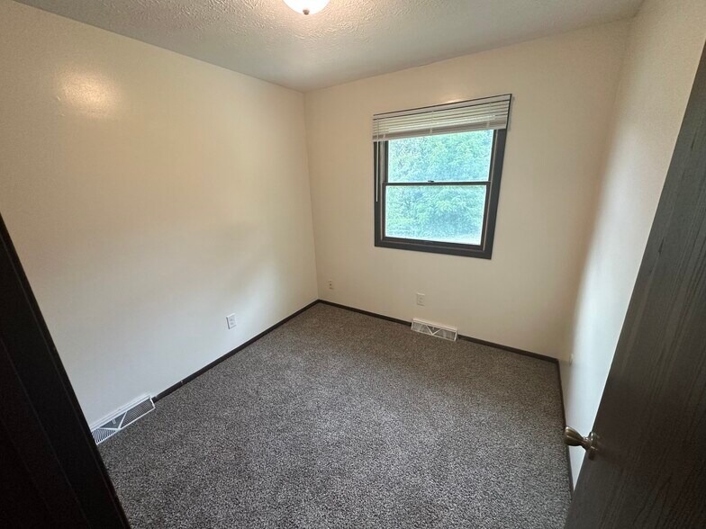 Building Photo - 3617 Mount Pleasant St NW