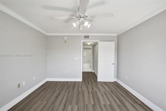 Building Photo - 631 SW 111th Ln