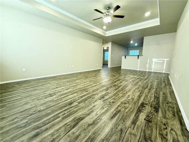 Building Photo - 817 Saddlebrook St