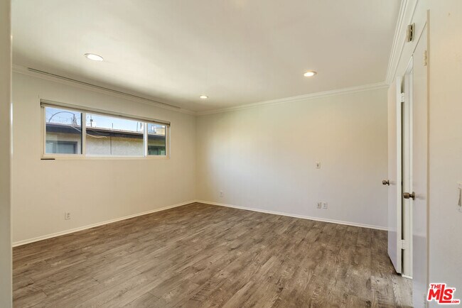 Building Photo - 1837 11th St