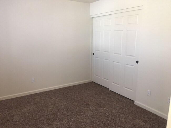 Building Photo - COMING SOON East Sparks House - 3 Bedroom ...