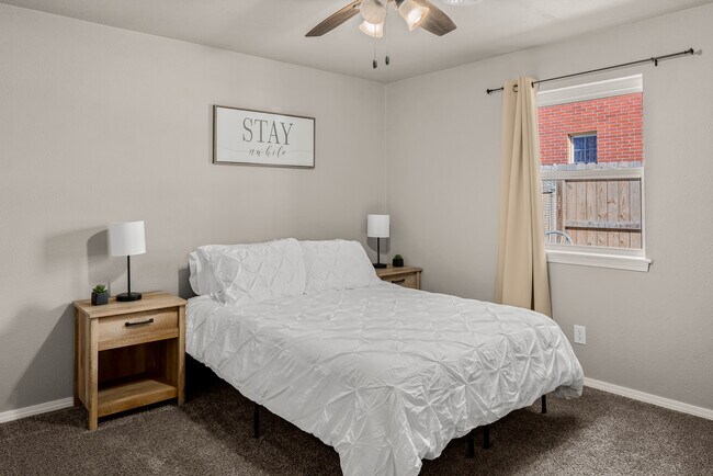Building Photo - Unfurnished 2/1 Duplex in Rogers