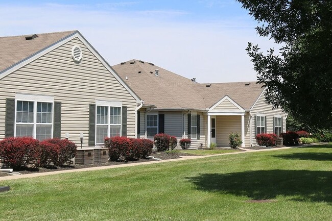 Building Photo - CREEKSIDE VILLAS