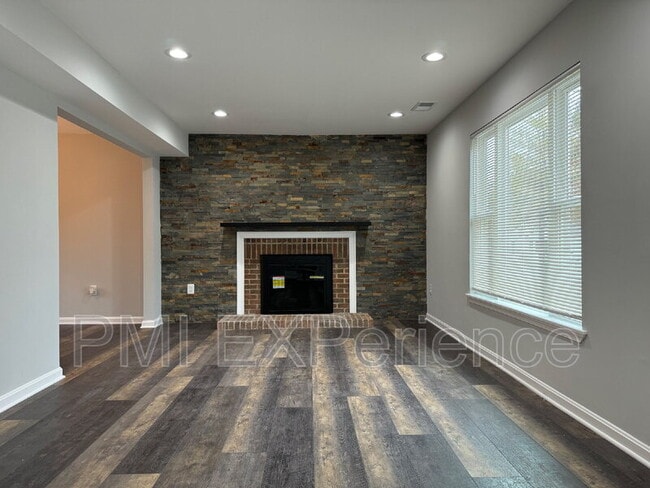 Building Photo - 9806 Ambler Ln