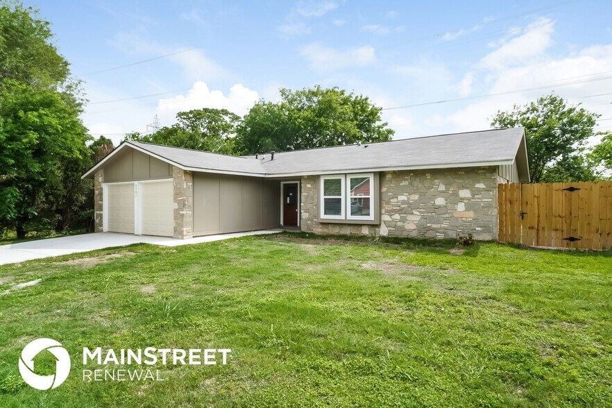 Building Photo - 4902 Buckwheat St