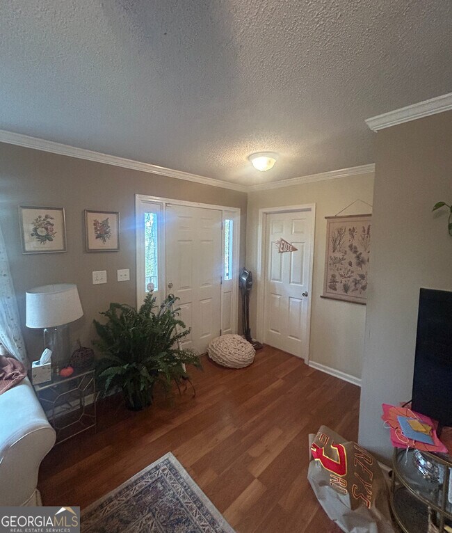 Building Photo - 215 Hodgson Dr