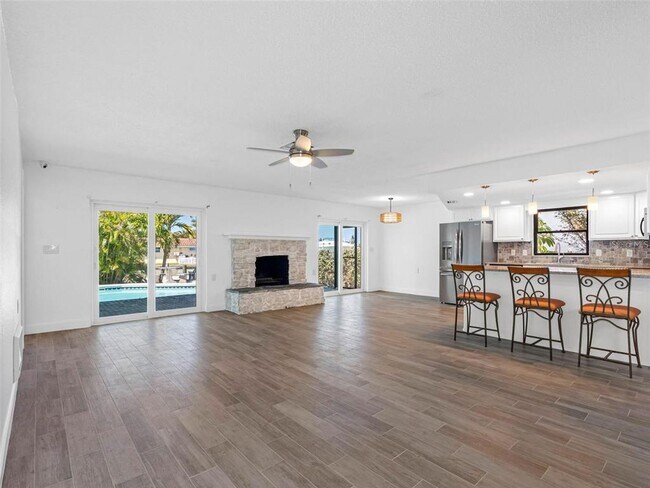 Building Photo - 562 Johns Pass Ave
