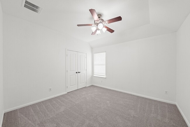Building Photo - 10011 Western Pine Trail