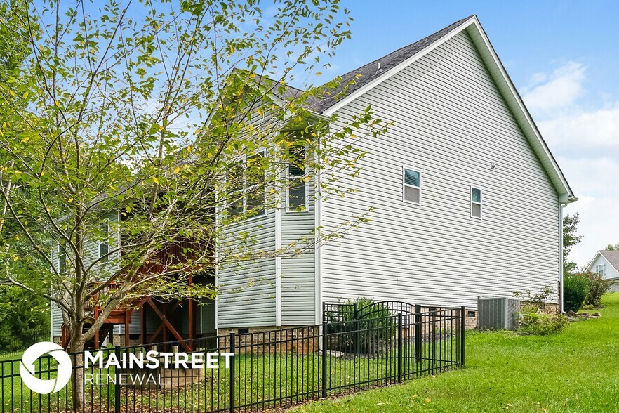 Building Photo - 110 Canterbury Dr