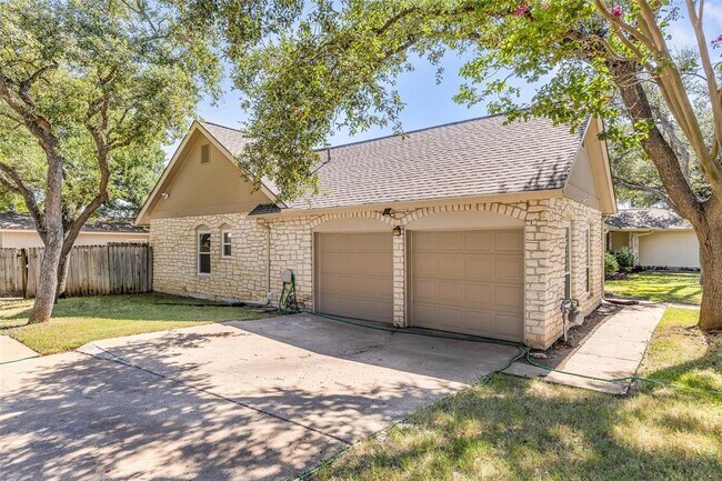 Building Photo - 3602 Hillrock Dr