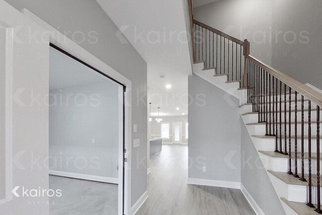 Building Photo - 3712 Oak Leaf Wy