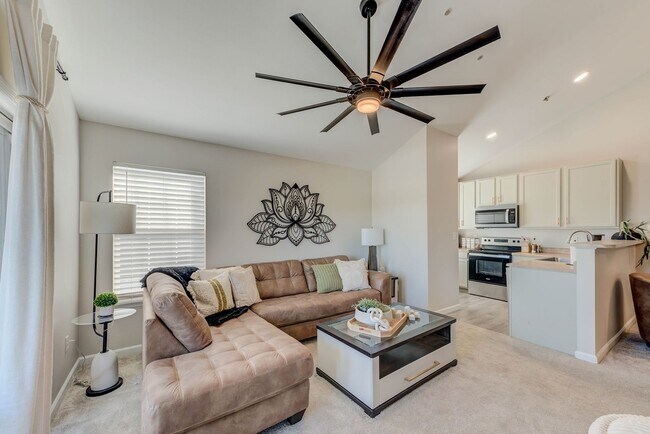 Building Photo - Tastefully updated 2-bedroom, 2-bath condo