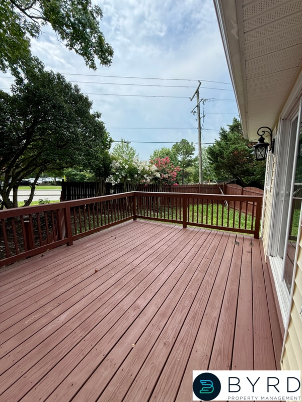 Building Photo - 1703 Sheldrake Ct