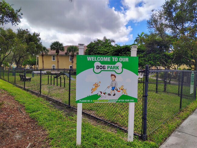 Building Photo - 5590 NW 61st St